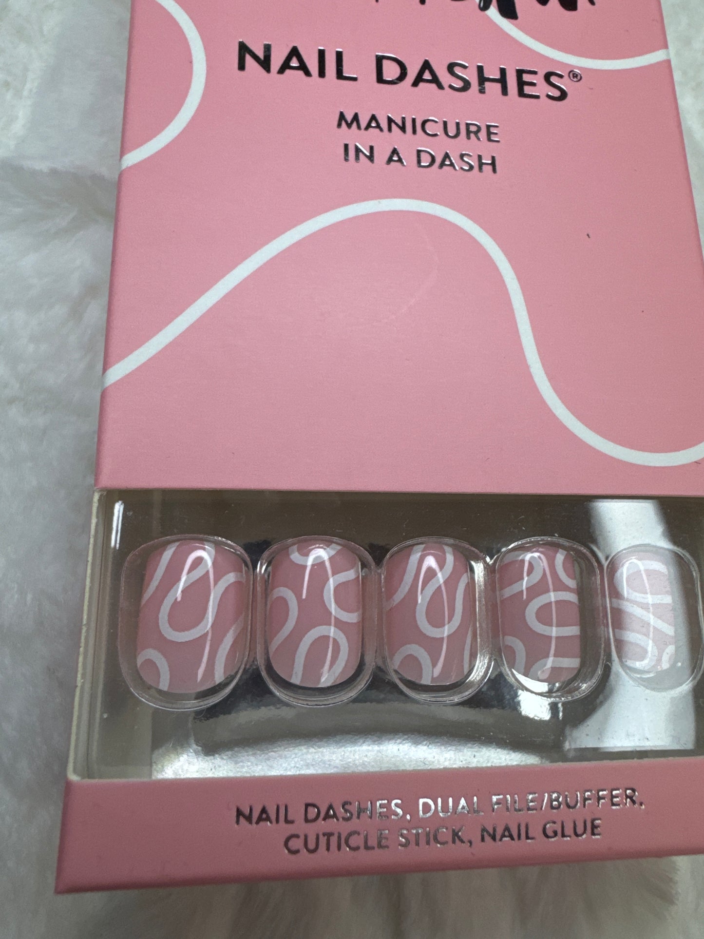 Swirl & Twirl, Kelly